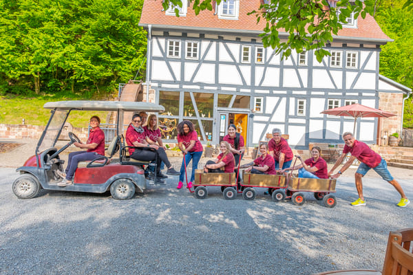 Team des Baumhaushotel Seem&uuml;hle