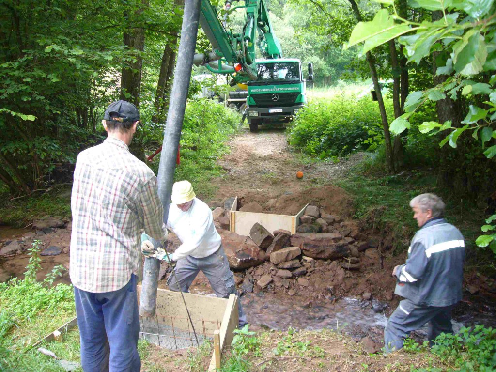 Ein gutes Fundament für den neuen Steg