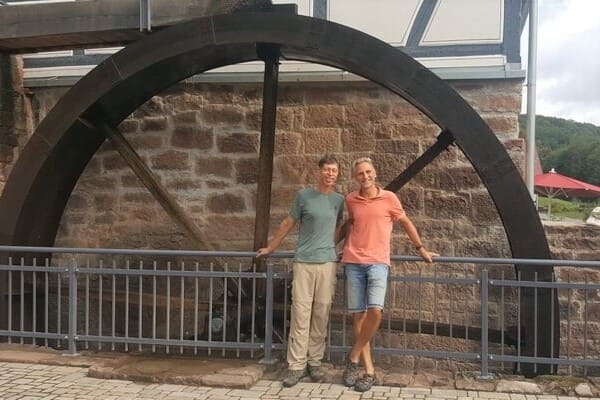 F&uuml;hrung durchs Baumhaushotel Seem&uuml;hle